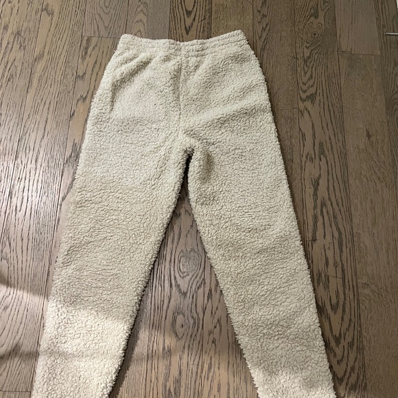 Skims Plush Pants - Picture 4 of 4